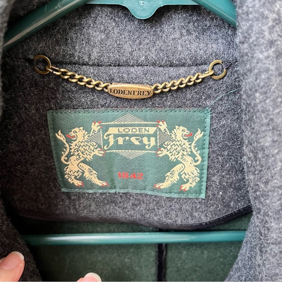 Lodenfrey 100% Virgin Wool Overcoat In Charcoal Gray With Hunter Green Accents - Picture 3 of 16